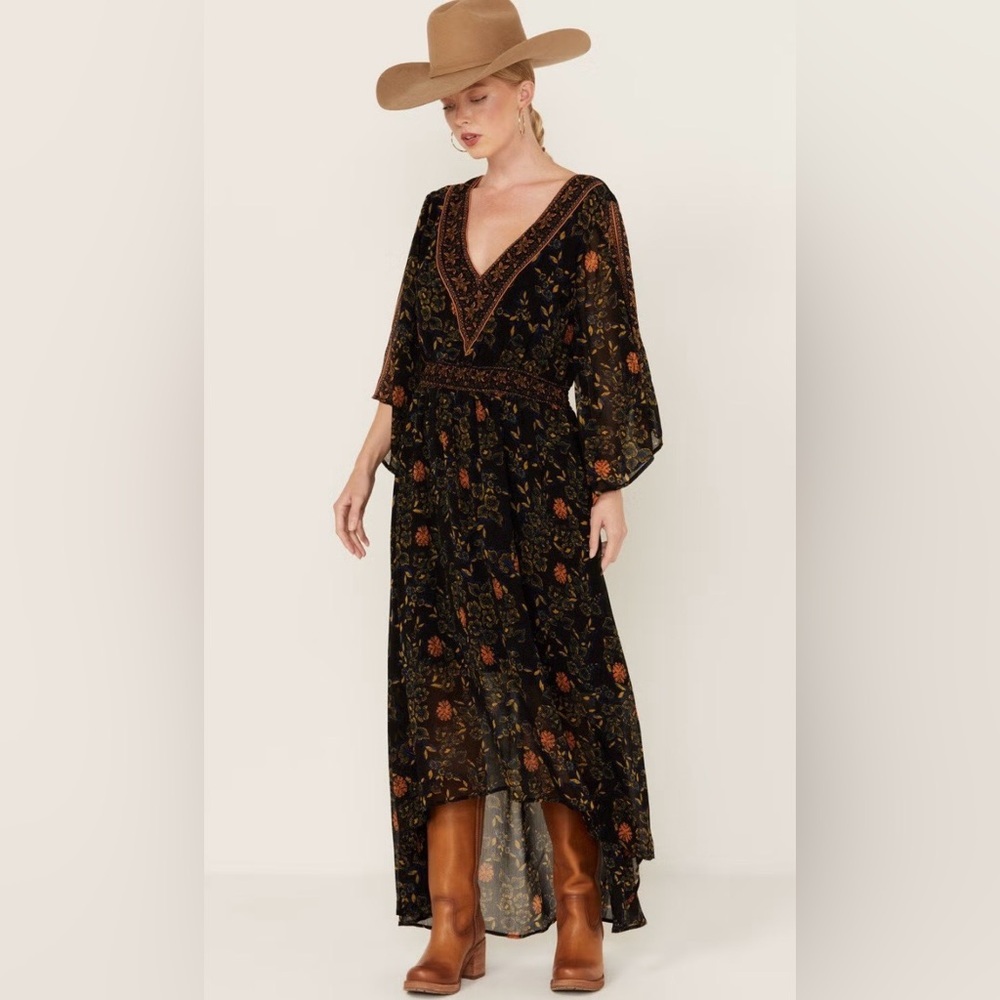 Beyond the Radar Western Style Floral Dress, size M, High-Low V-Neck